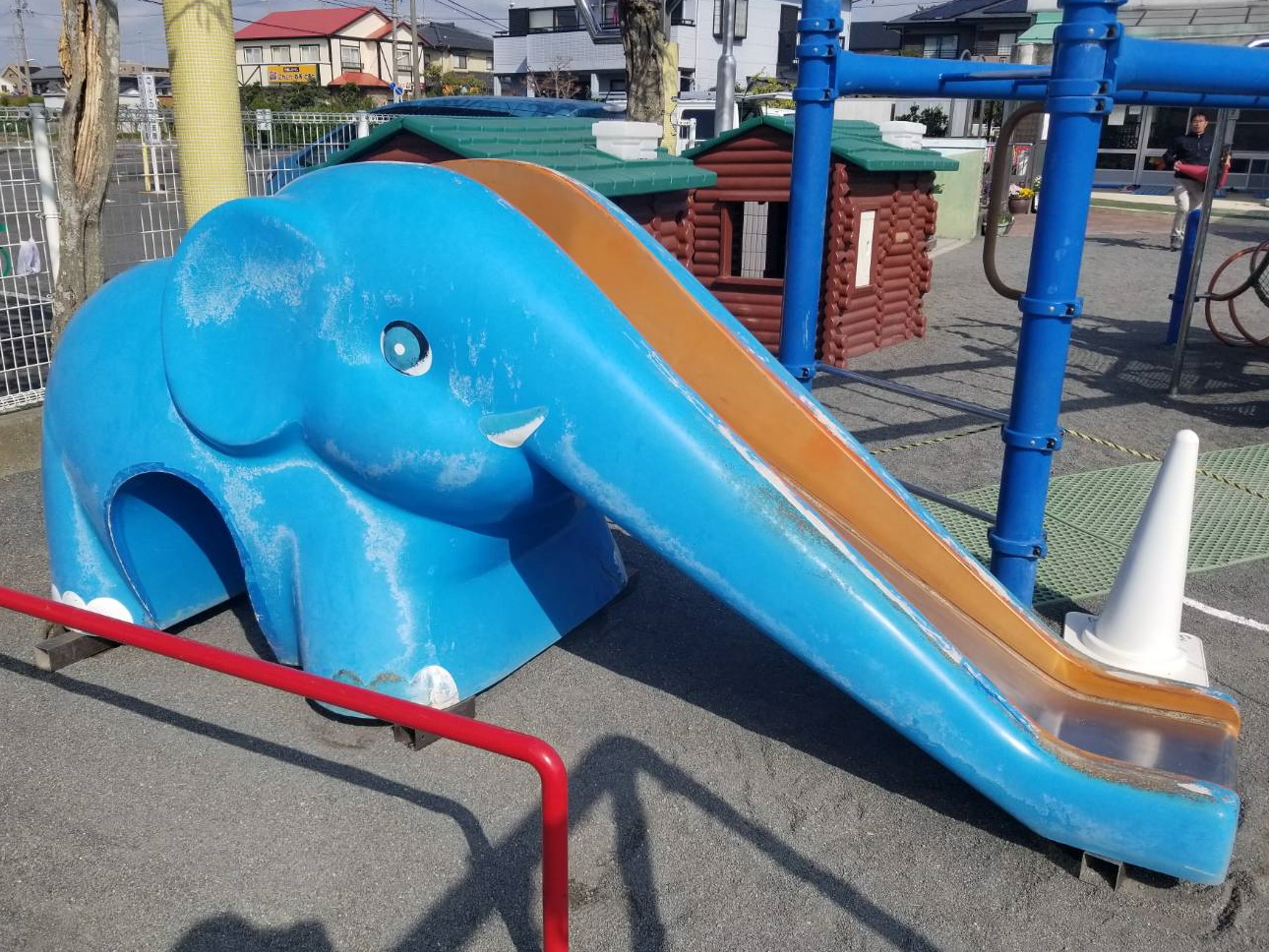 ぞうの滑り台 塗装前